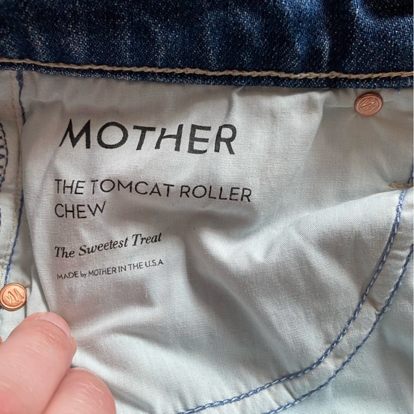 Mother Jeans- Size 26. The Tomcat Roller Chew. High rise, wide leg, cropped. - Picture 5 of 8